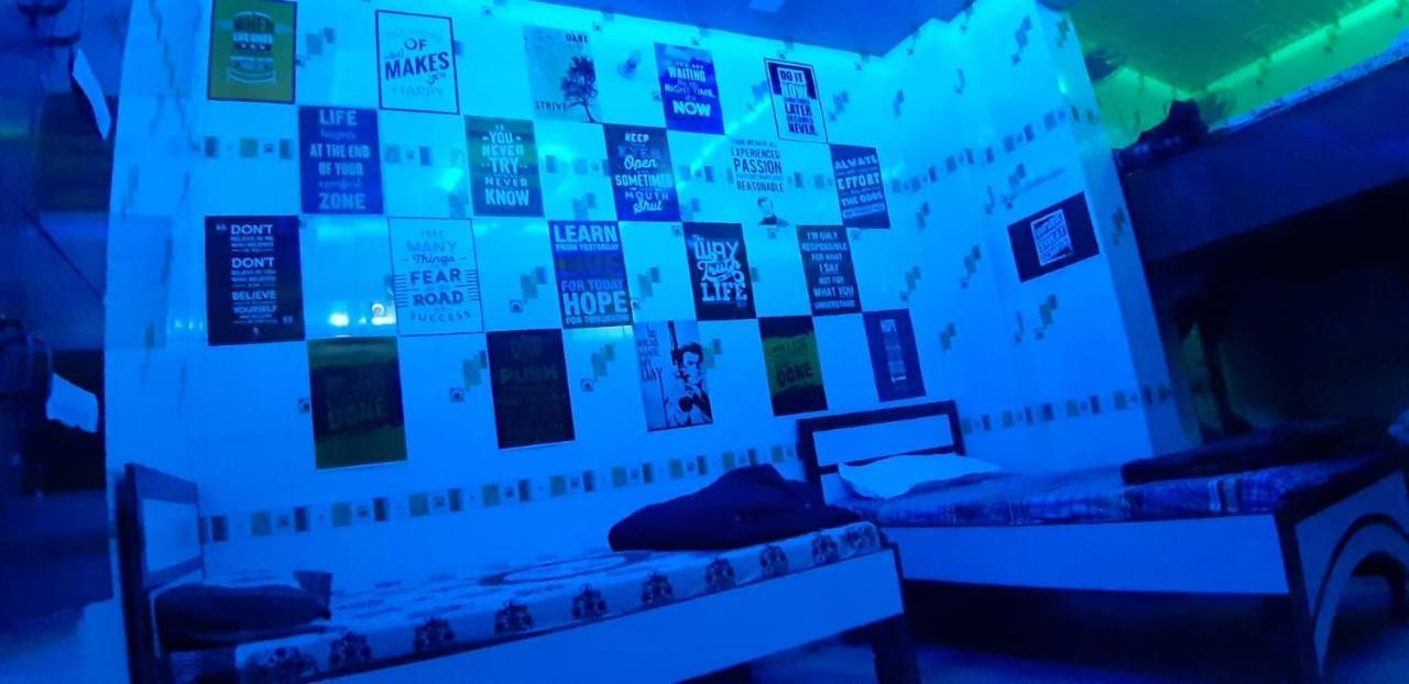 Blue Eye Backpackers Hostel Amritsar Exterior foto